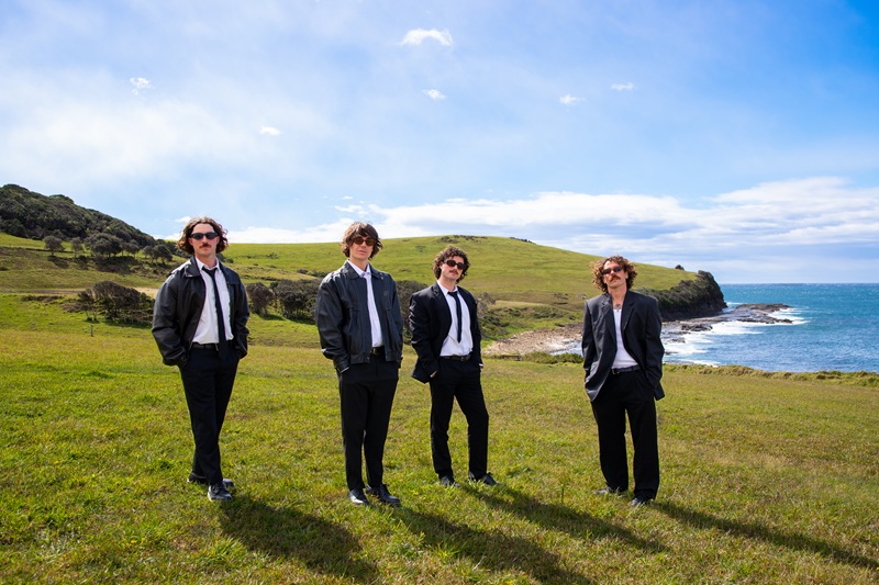 Cheeky Leash Touring Australia Oct – Dec