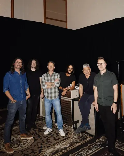 Foo Fighters Announce AU/NZ “Take Cover” Stadium Tour