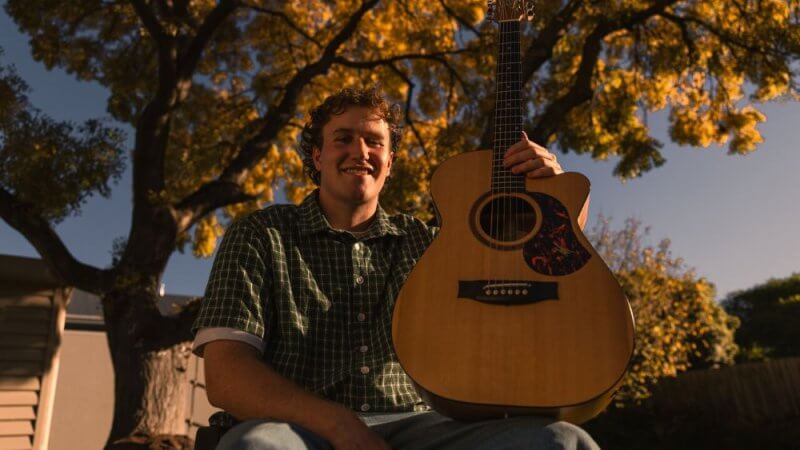 Mat Rigby Debut Single ‘Holdin’ on to You’