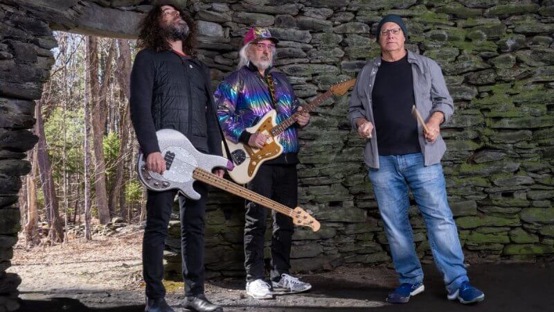 Dinosaur Jr. New Single “Blowin Up”