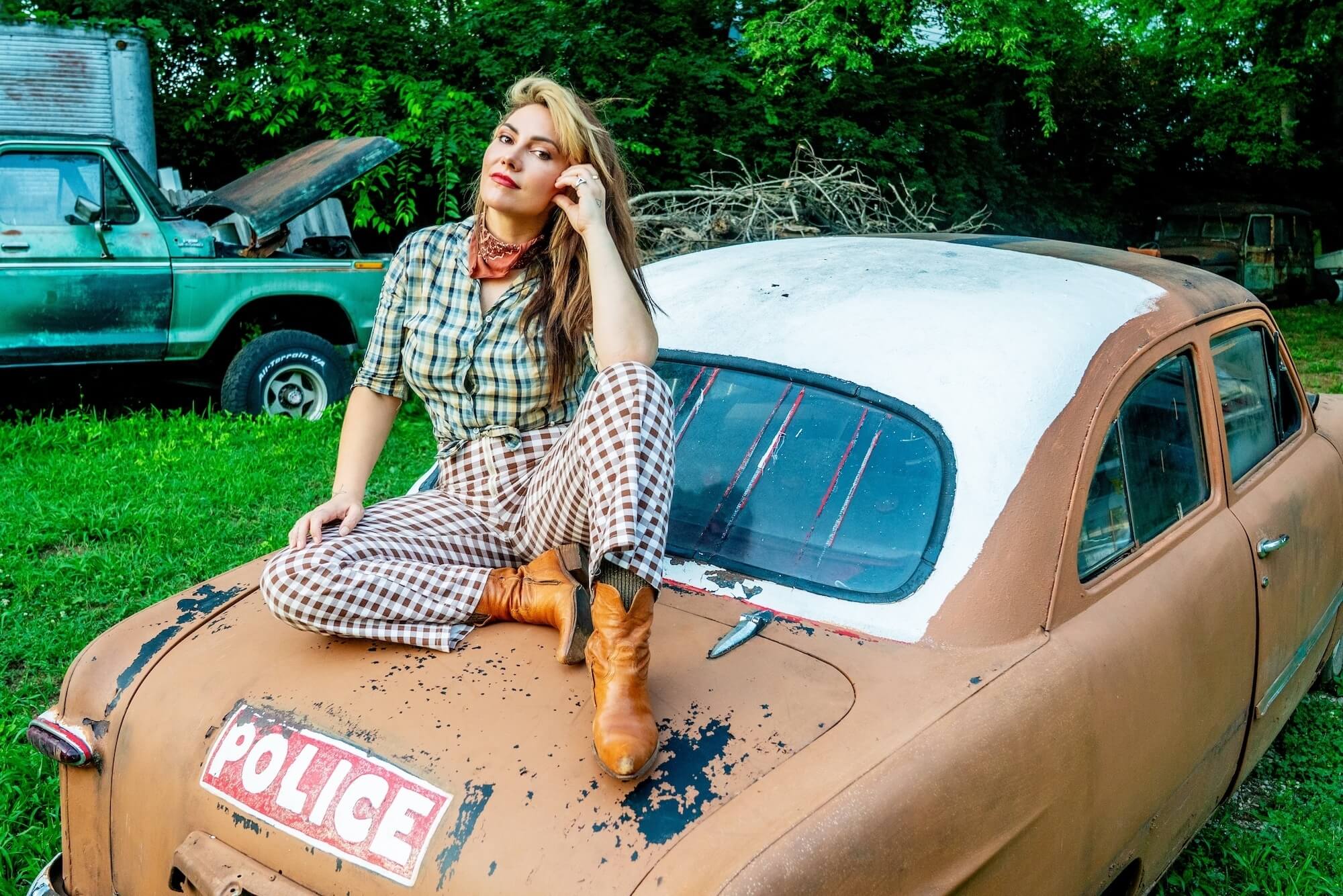 Ella Hooper Drops New Single + National Tour
