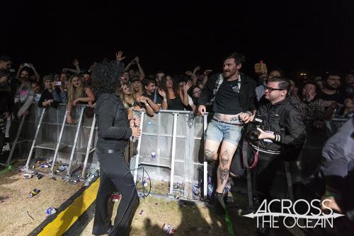 at_the_drive_in_yours_and_owls_festival_08