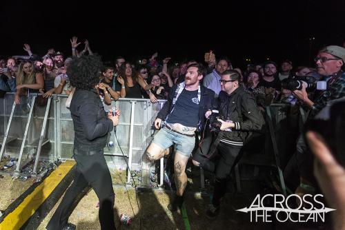 at_the_drive_in_yours_and_owls_festival_09