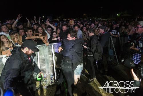 at_the_drive_in_yours_and_owls_festival_10