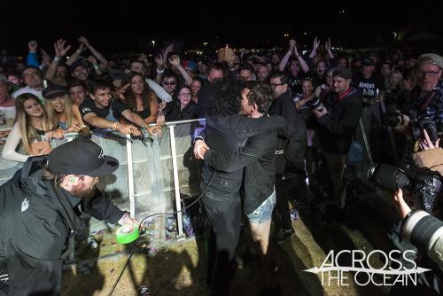 at_the_drive_in_yours_and_owls_festival_11