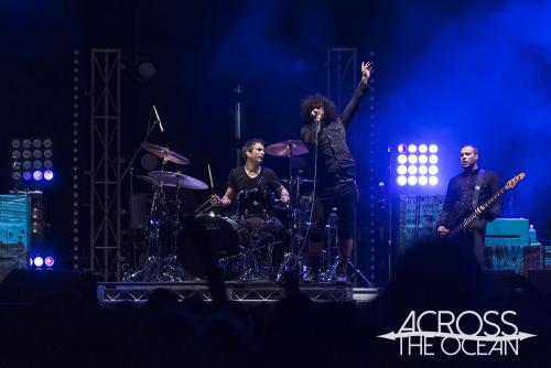 at_the_drive_in_yours_and_owls_festival_36