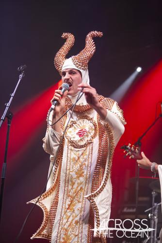 battlesnake_the_world_is_a_vampire_festival_01