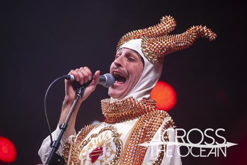 battlesnake_the_world_is_a_vampire_festival_02