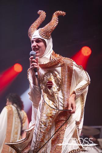 battlesnake_the_world_is_a_vampire_festival_03