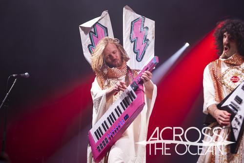 battlesnake_the_world_is_a_vampire_festival_04