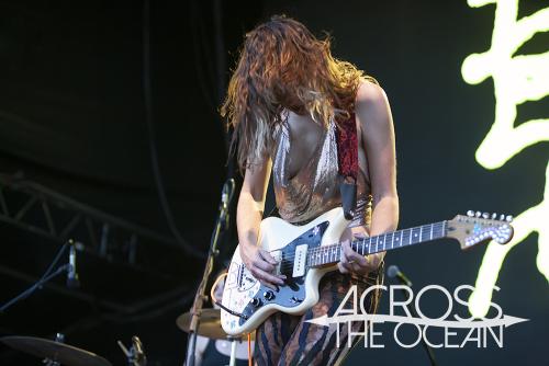 body_type_sydney_opera_house_forecourt_04