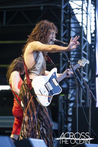 body_type_sydney_opera_house_forecourt_06