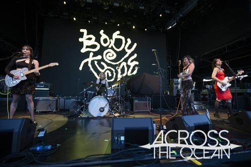 body_type_sydney_opera_house_forecourt_16