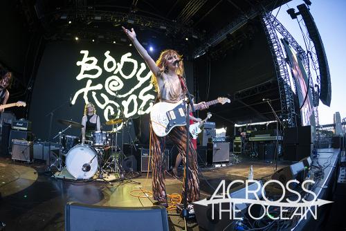 body_type_sydney_opera_house_forecourt_23