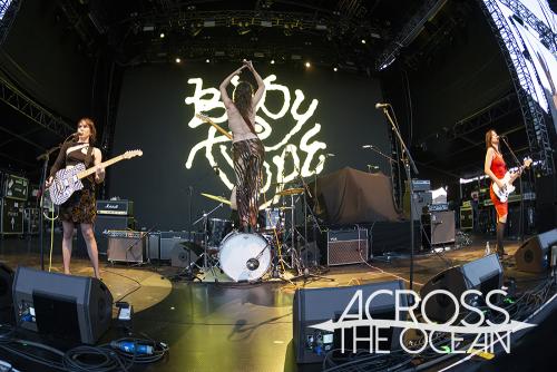 body_type_sydney_opera_house_forecourt_25