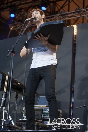 gotye_beat_the_drum_04