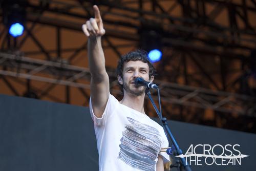 gotye_beat_the_drum_10