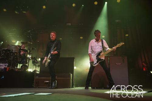 midnight_oil_win_entertainment_centre_13