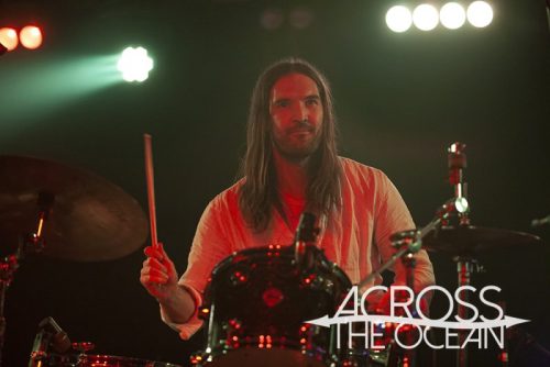 party_dozen_waves_03