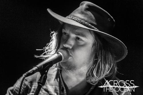 peter_bibby_and_his_bottles_of_confidence_newtown_social_club_02