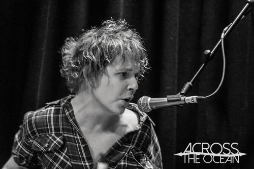 peter_bibby_and_his_bottles_of_confidence_newtown_social_club_04