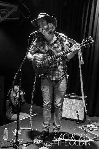 peter_bibby_and_his_bottles_of_confidence_newtown_social_club_12