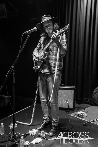 peter_bibby_and_his_bottles_of_confidence_newtown_social_club_15