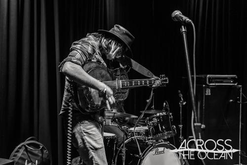 peter_bibby_and_his_bottles_of_confidence_newtown_social_club_20