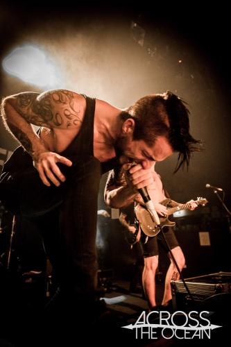 raised_fist_max_watts_02