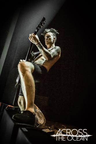 raised_fist_max_watts_06