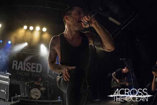 raised_fist_the_metro_04