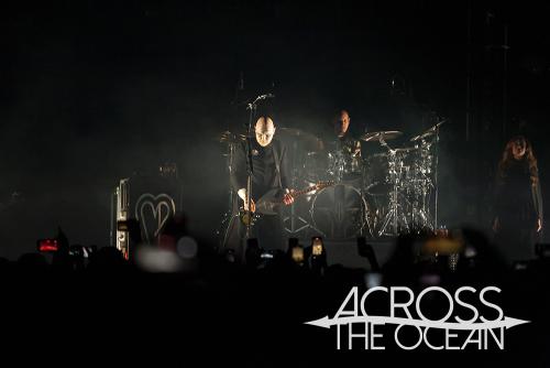 smashing_-pumpkins_the_world_is_a_vampire_festival_02