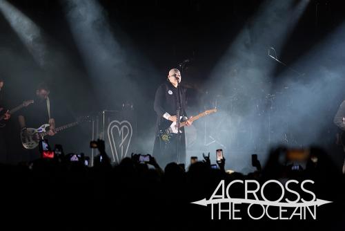 smashing_-pumpkins_the_world_is_a_vampire_festival_04