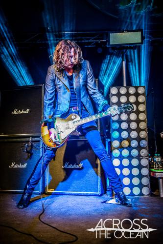 the_darkness_eatons_hill_hotel_07