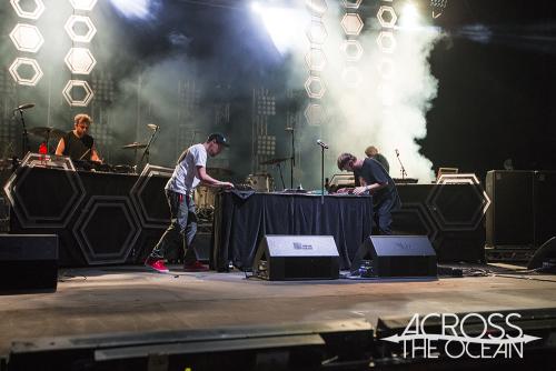 the_presets_beat_the_drum_03