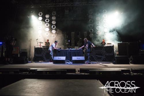 the_presets_beat_the_drum_05