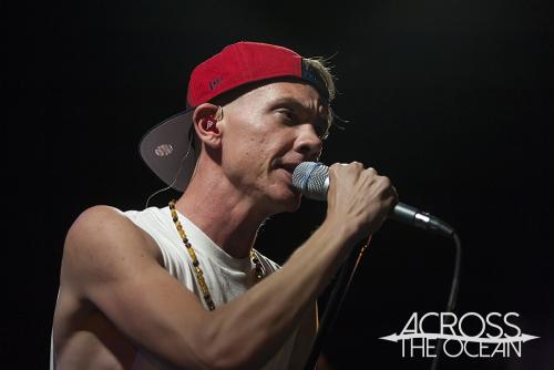 the_red_jumpsuit_apparatus_the_manning_bar_02