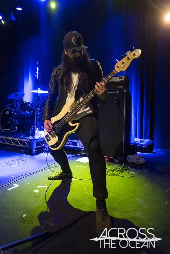 the_red_jumpsuit_apparatus_the_manning_bar_04