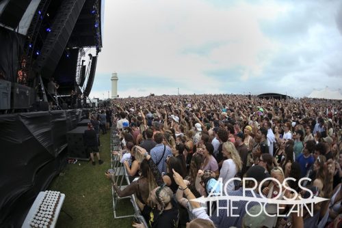 the_veronicas_yours_and_owls_2025_12