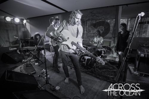 the_walking_who_the_farmer_and_the_owl_01