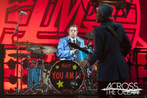 you_am_i_a_day_on_the_green_01